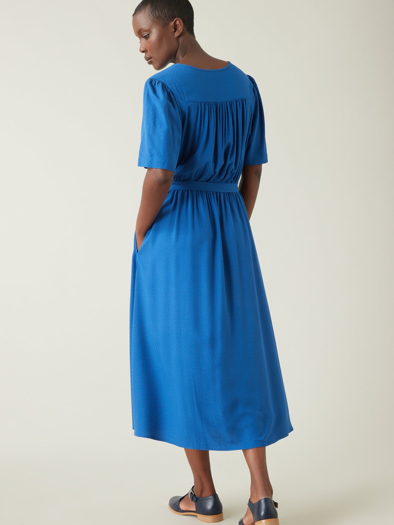 Robe mi-longue femme en viscose dobby