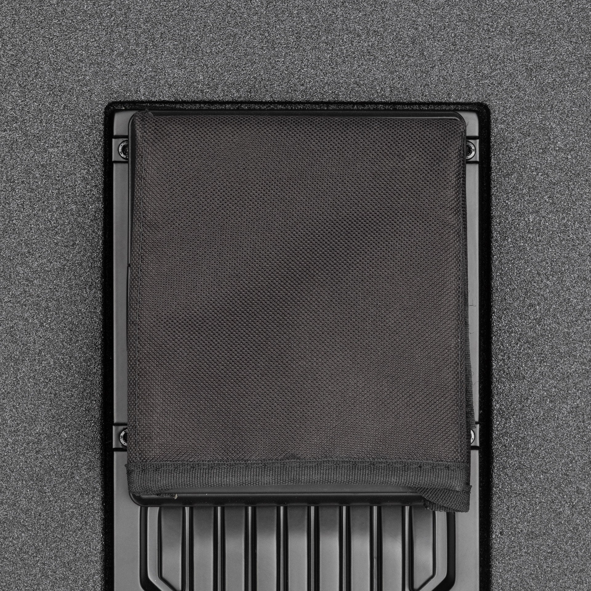 RCF RP 001 2x regenhoes voor versterkersectie speakers
