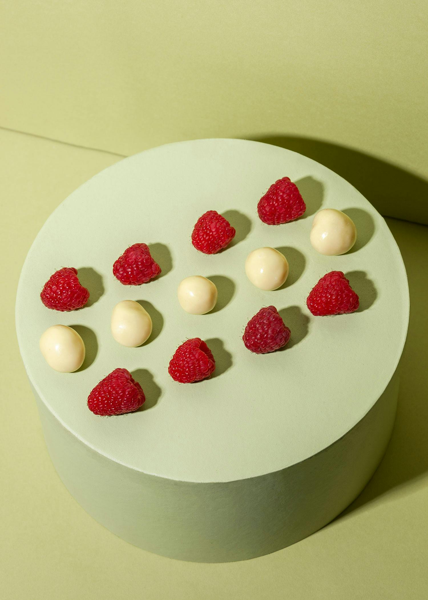 Gefriergetrocknete Himbeeren in weißer Schokolade 1 kg