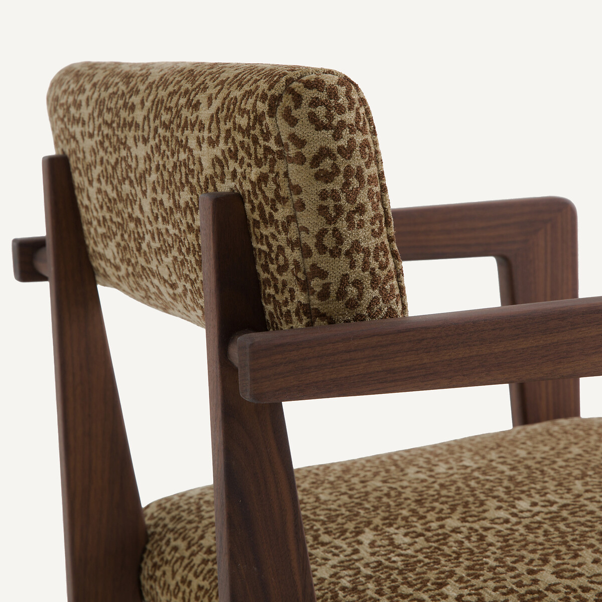 AM.PM<br>Mesa e cadeira, estofadas com estampa felina, Izag