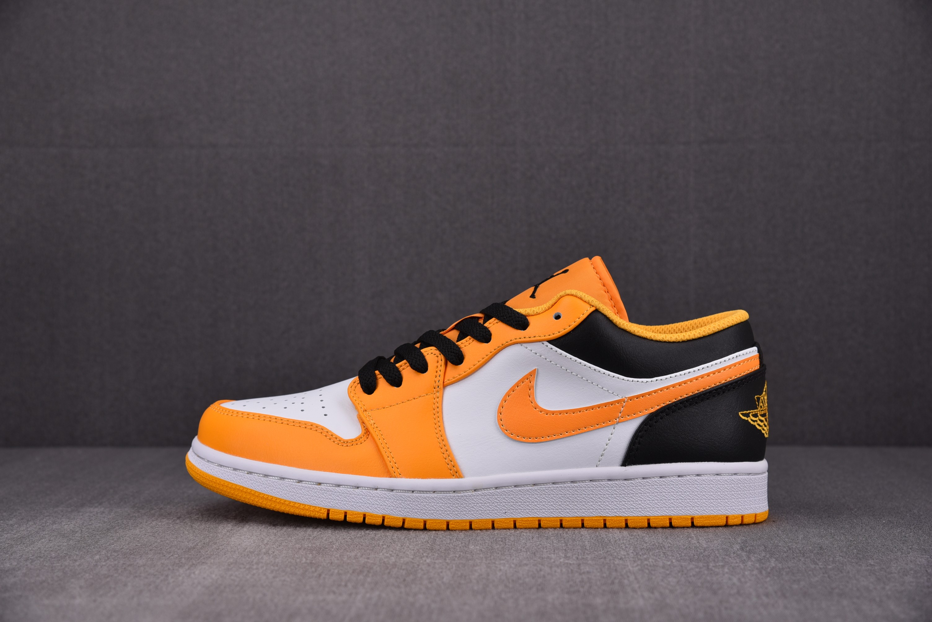 Jordan 1 Low Taxi
