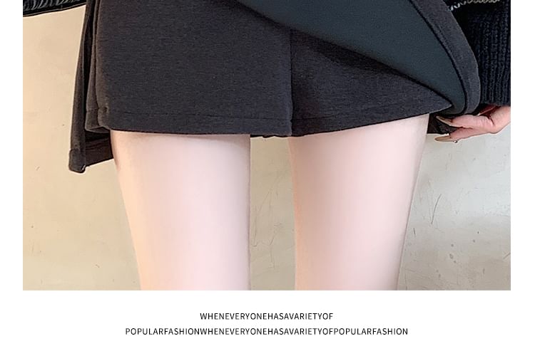 WIKPROM - Hoge taille effen skort met zijsplit