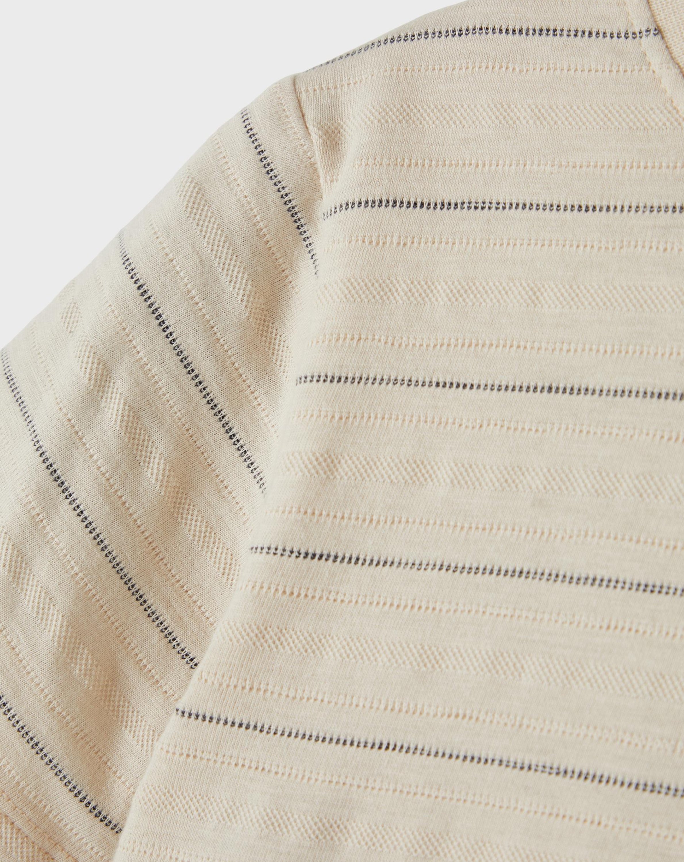 T-Shirt NKMFAMAND gestreift in oatmeal