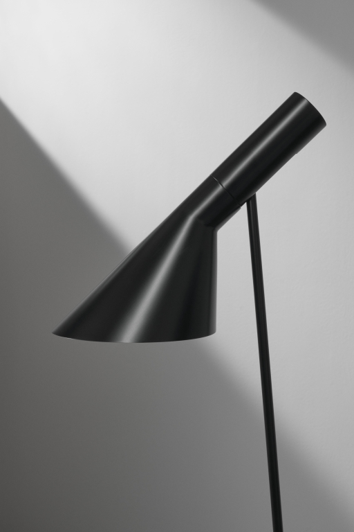 Louis Poulsen AJ vloerlamp V3 Black