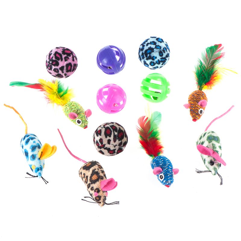 Lot de jouets avec balles et souris