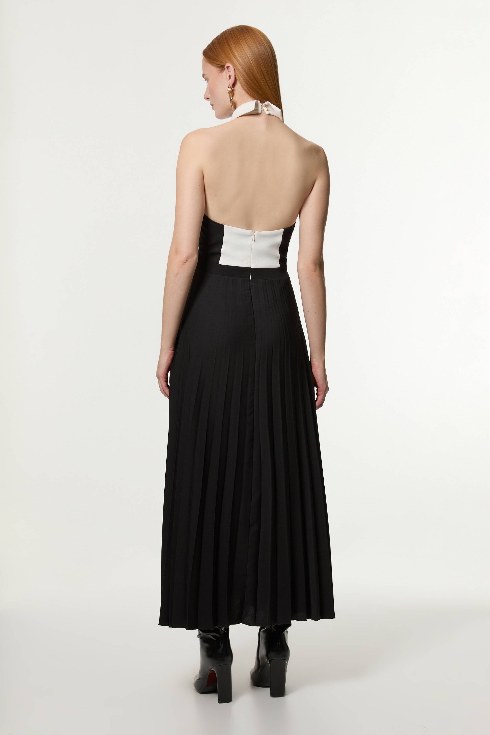 KarenMillen Robe Midi Ajustée Petite À Jupe Ample Et Détails Contrastés