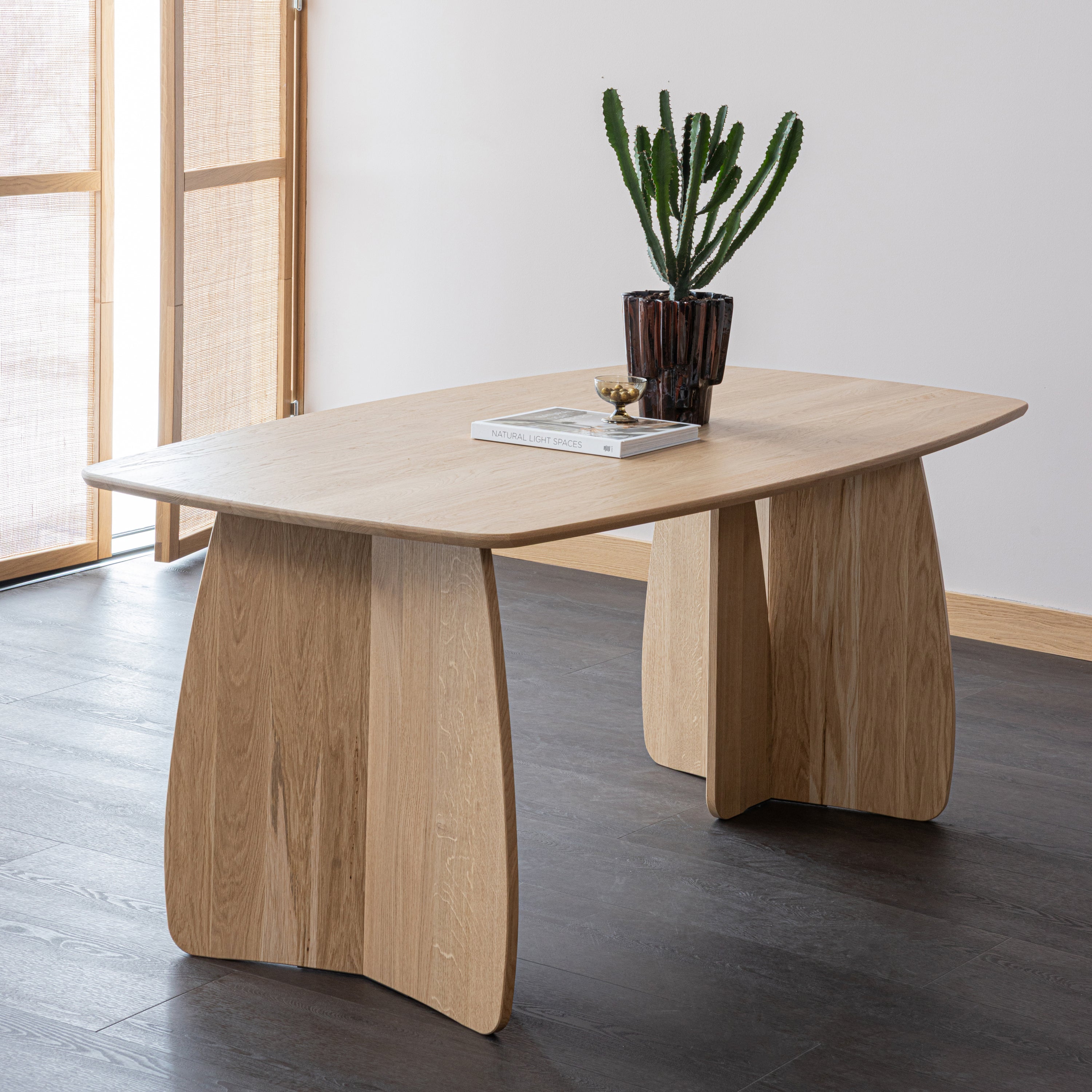 by fonQ Oakline Curve Eettafel B 180 cm - Natural