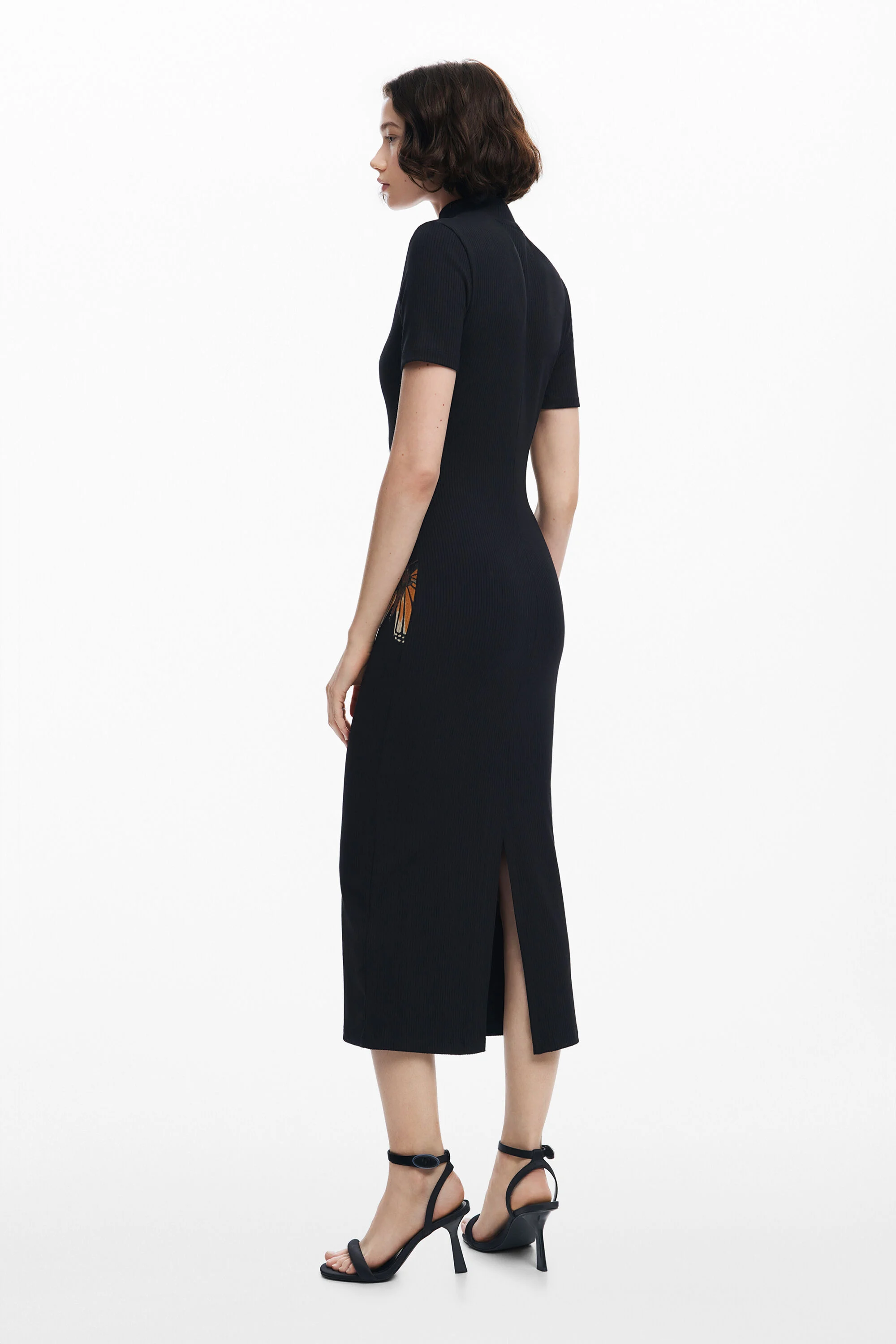 Vestido slim midi mariposas