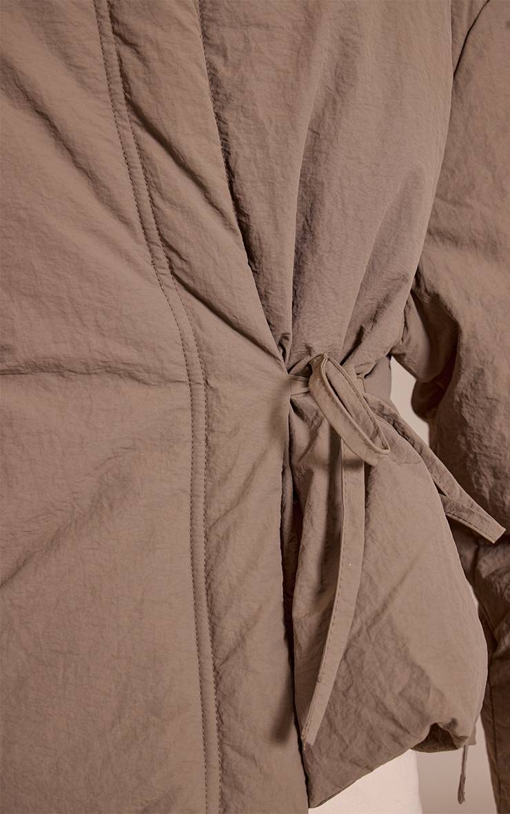 Kaki Veste Matelassée Bouffante À Col Montant Et Ceinture À Nouer Effet Délavé