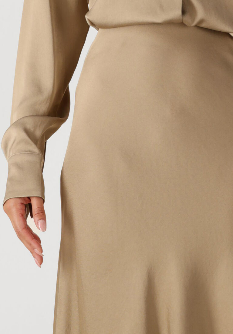 camel drykorn midirok ura