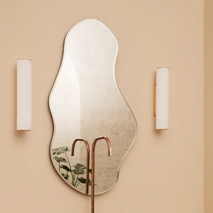 Ferm Living - Vuelta LED Wandleuchte, H 40 cm, weiss / Messing