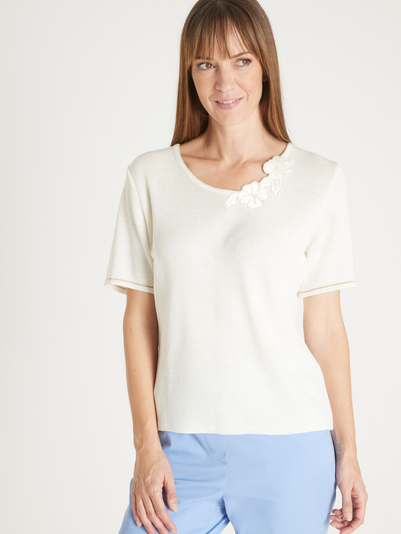 Pull raffiné avec broderies