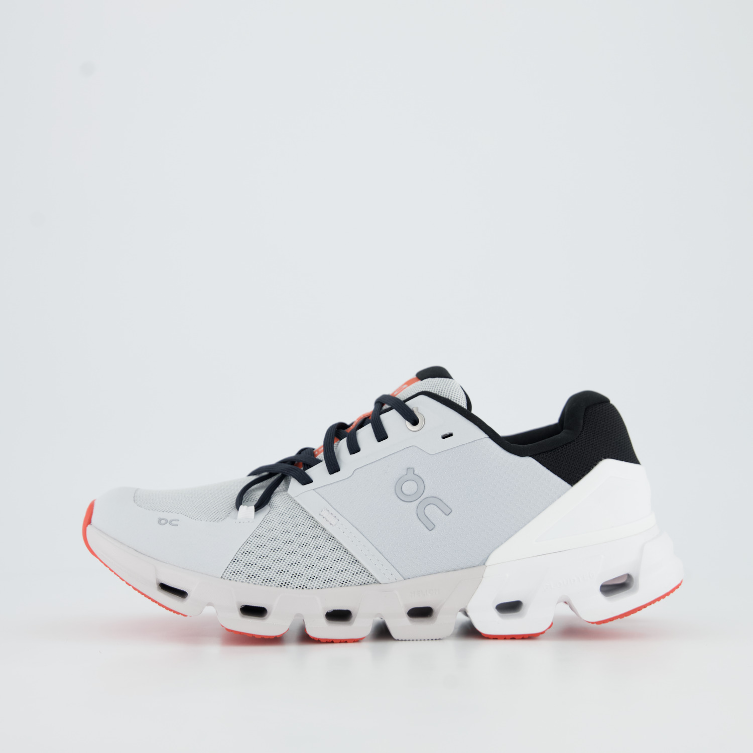 ON CLOUDFLYER 4