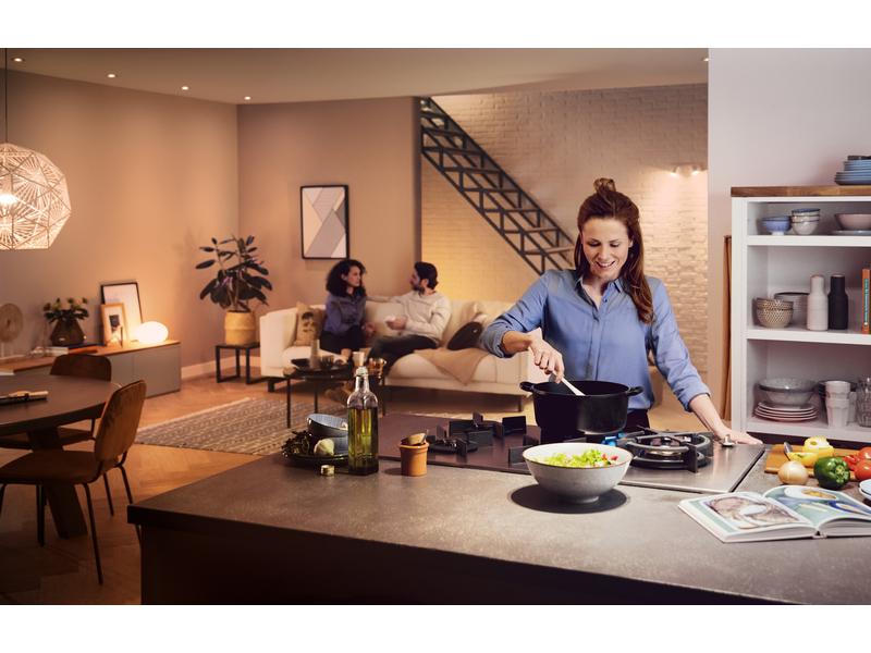 Philips Hue Leuchtmittel White Ambiance E27 Viererpack 4 x Per Bluetooth steuerbares Hue E27-Leuchtmittel