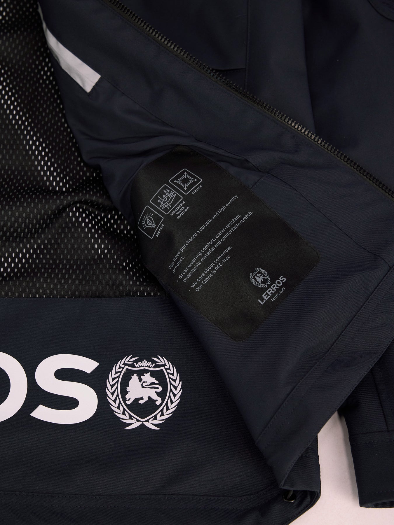 Outdoor-Funktionsjacke in Tech-Shellfabric, atmungsaktiv, wasser- und windabweisend