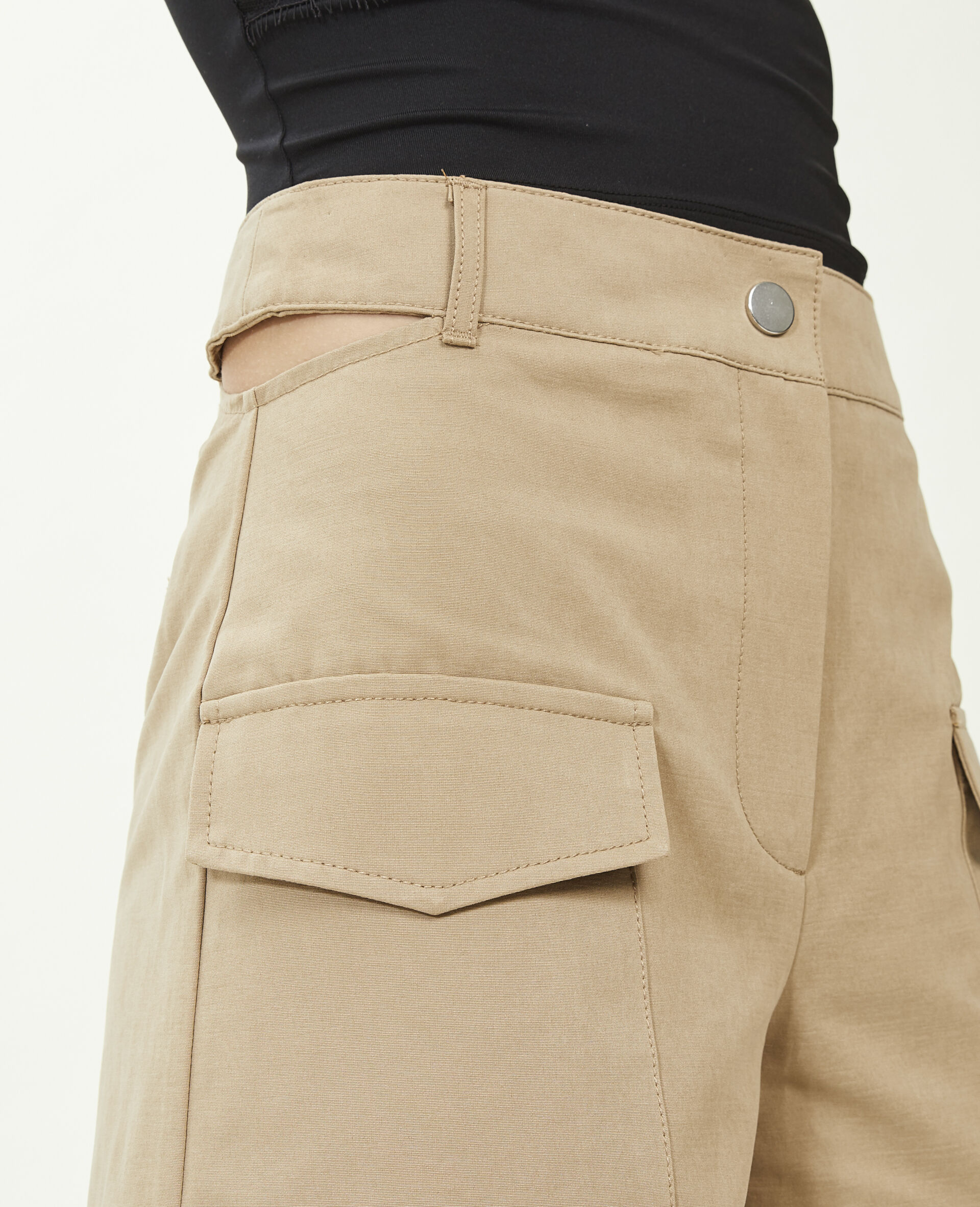Short taille haute avec découpes côtés - Marron