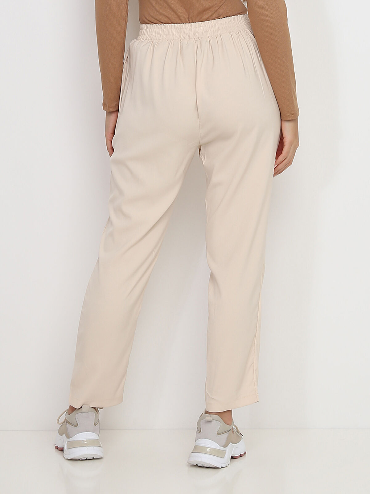 Pantalon droit et fluide avec cordons- Beige