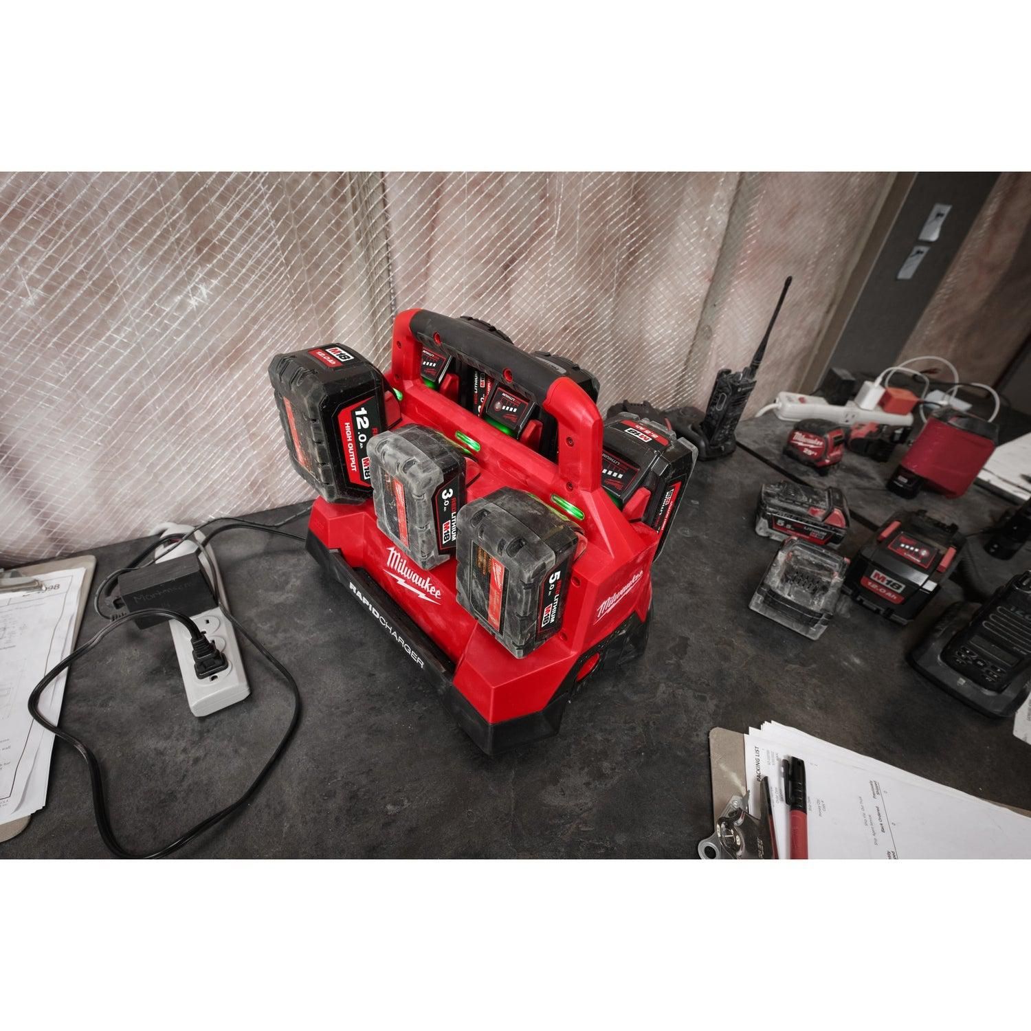 Milwaukee M18 PC6 PACKOUT™ Zesvaks Snellader 18V - 4932480162