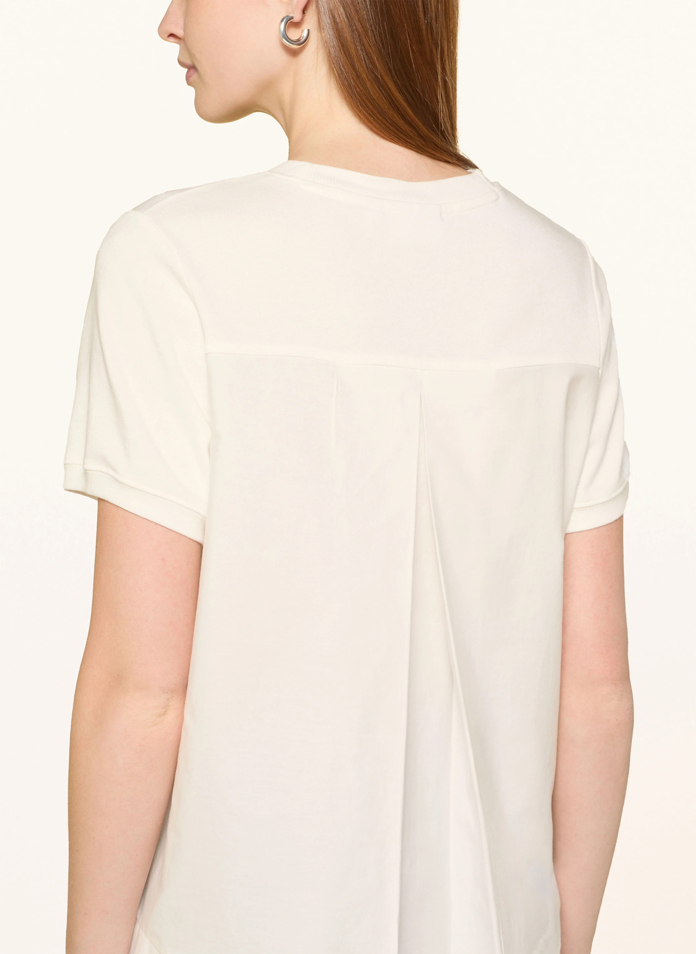 comma casual identity T-Shirt
