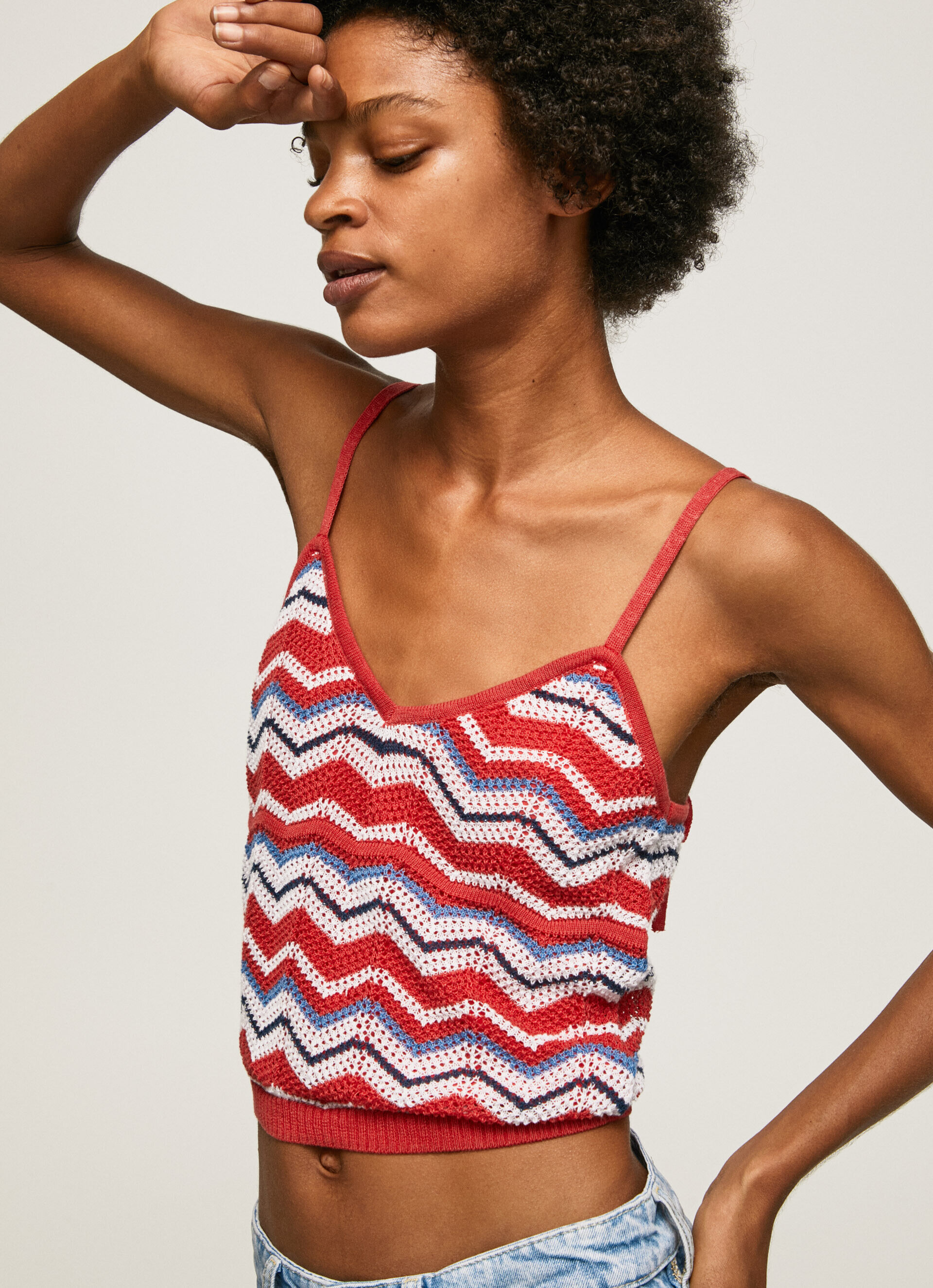 Blusa com estampa em zigue-zague - vermelho estúdio