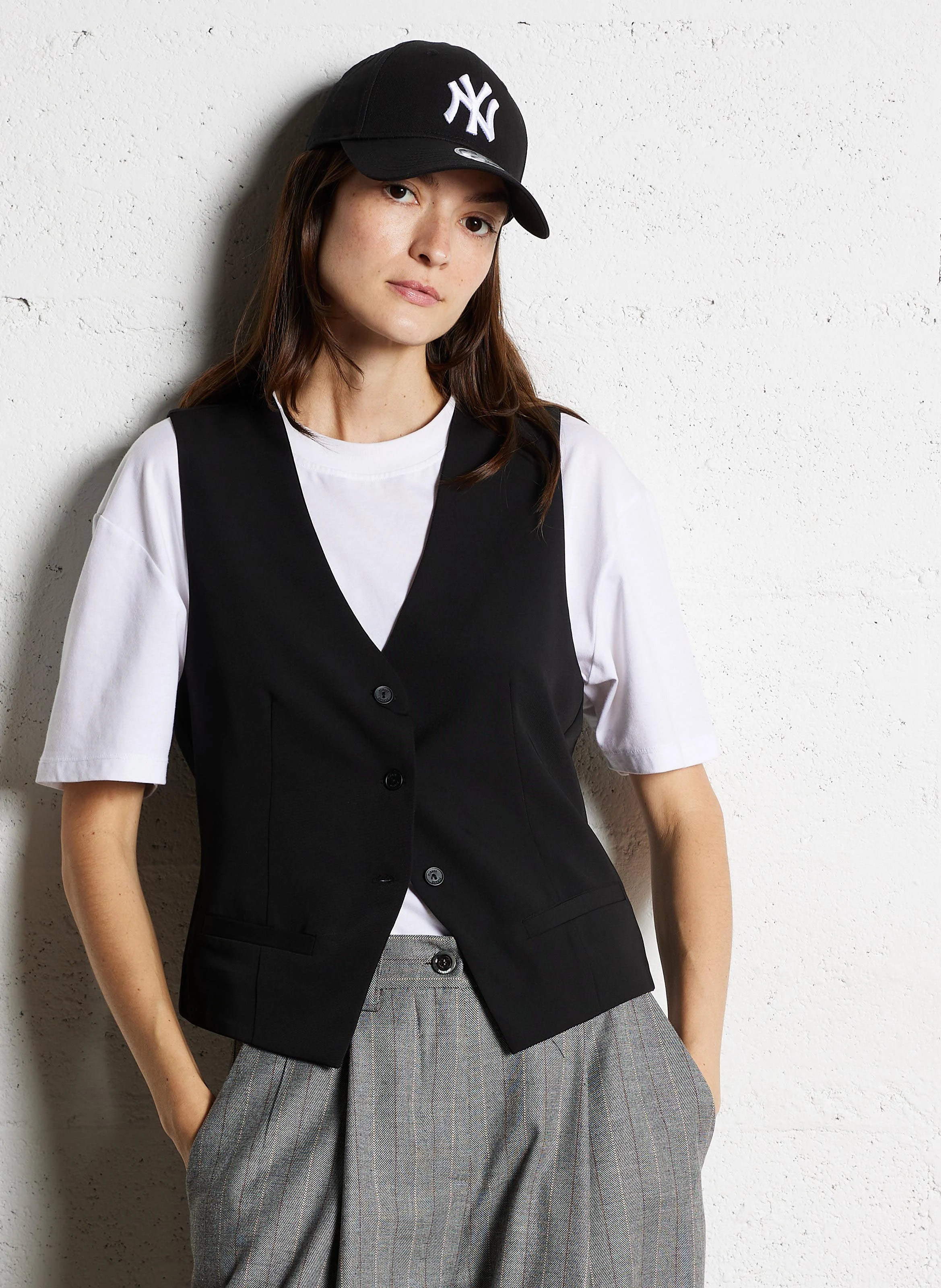 Gilet cintré sans manches à col V| Noir