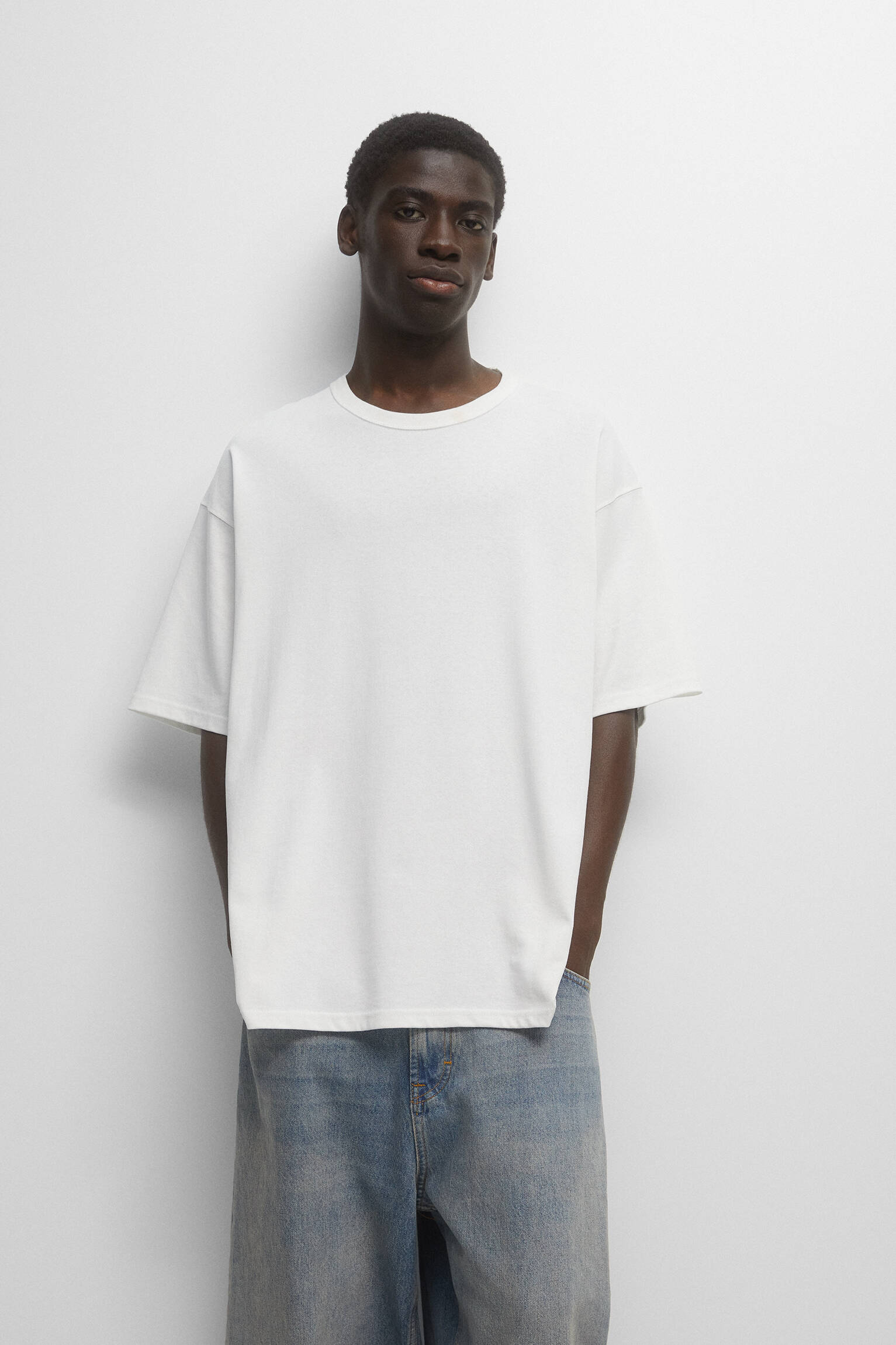 CAMISETA BÁSICA, TECIDO GROSSO - BRANCO SUJO