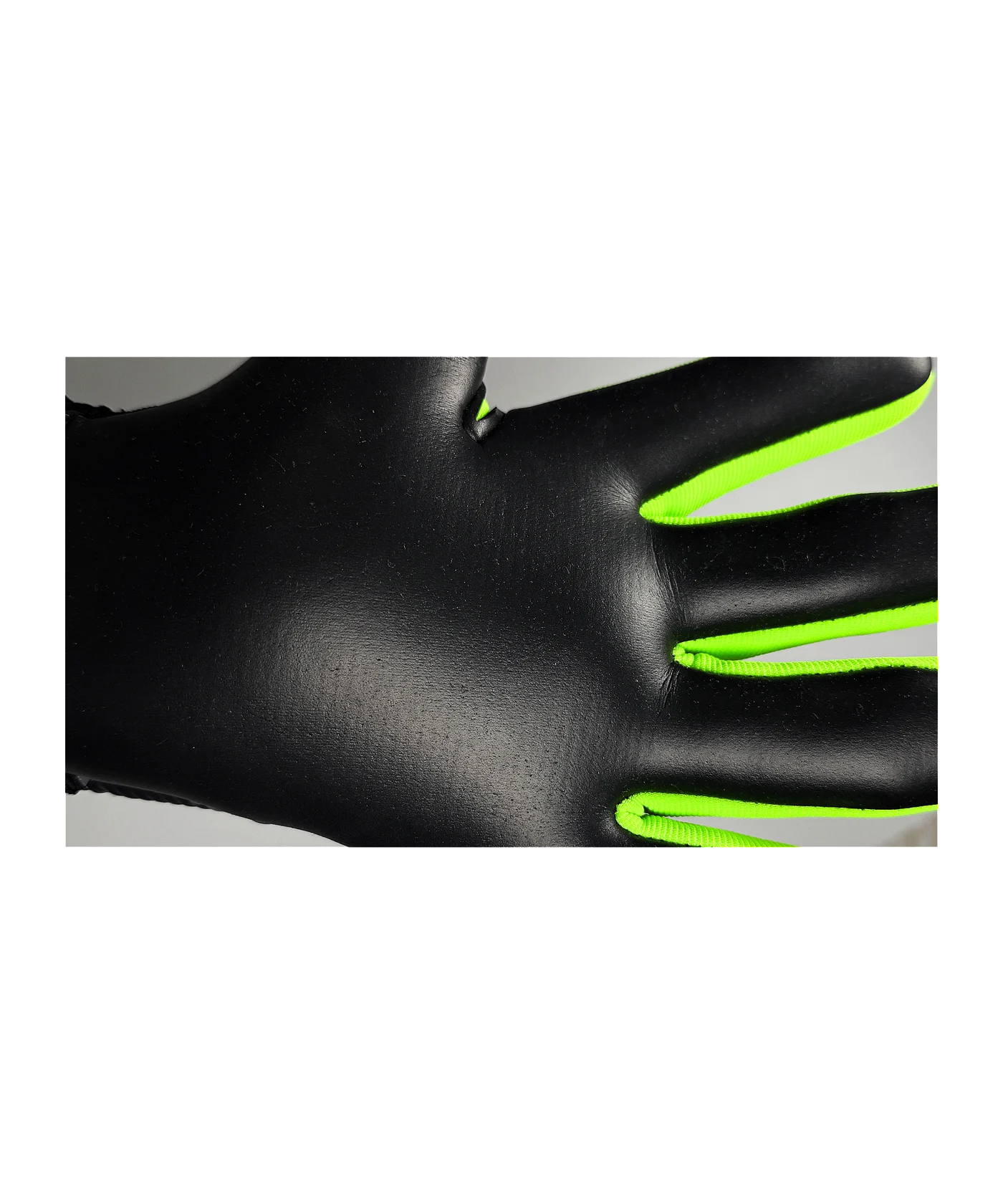 KEEPERsport Varan8 Pro NC Demon Torwarthandschuhe Schwarz