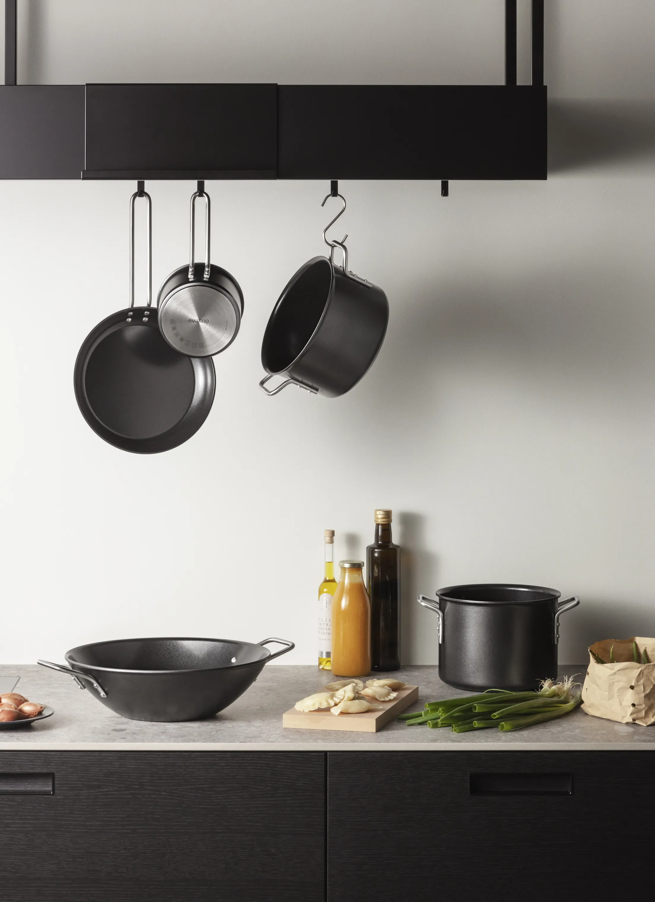 Eva Trio Black line Wok