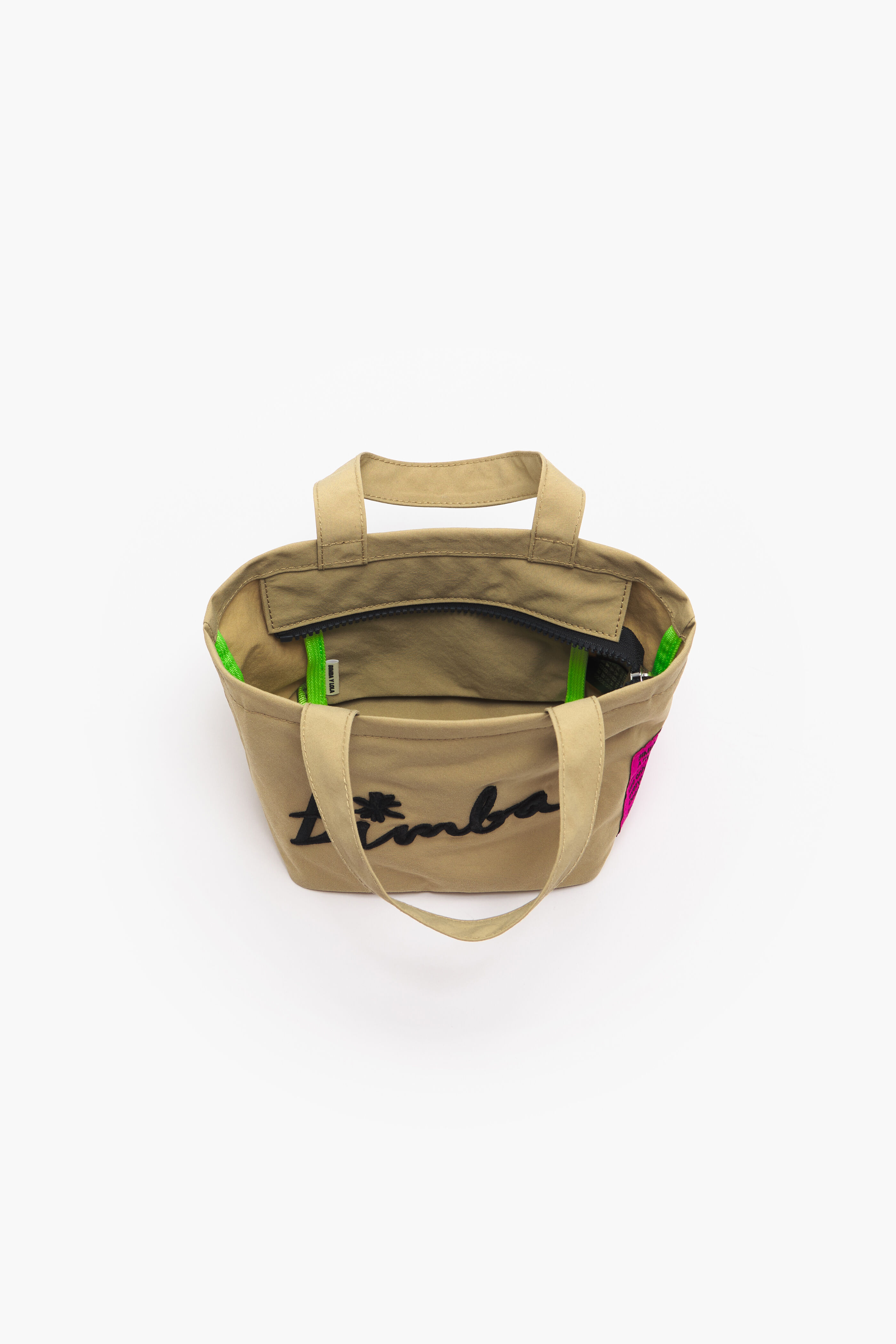 Mini bolsa trapezoidal em nylon natural