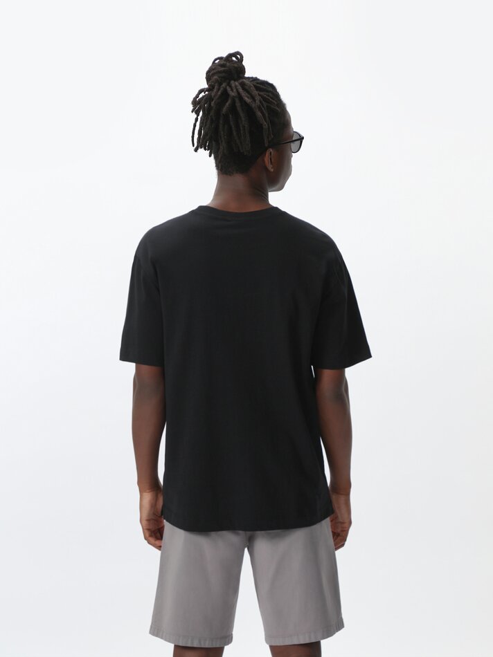 Camiseta Premium Relaxada - Preta