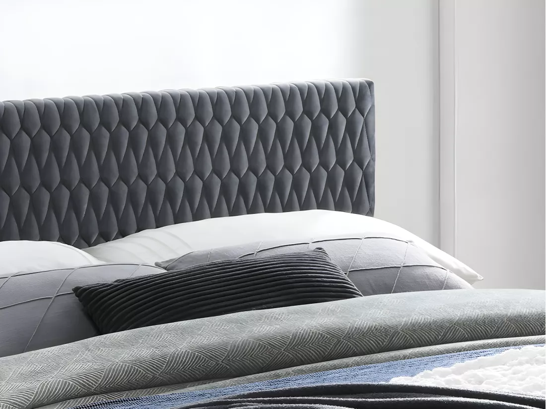 Ensemble lit 140 x 190 cm - Tissu velours - Gris + 2 tables de chevet - DANIELE