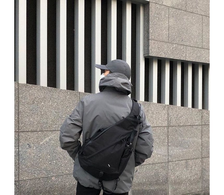 Hikuozy - Multi-Pocket Sling Bag
