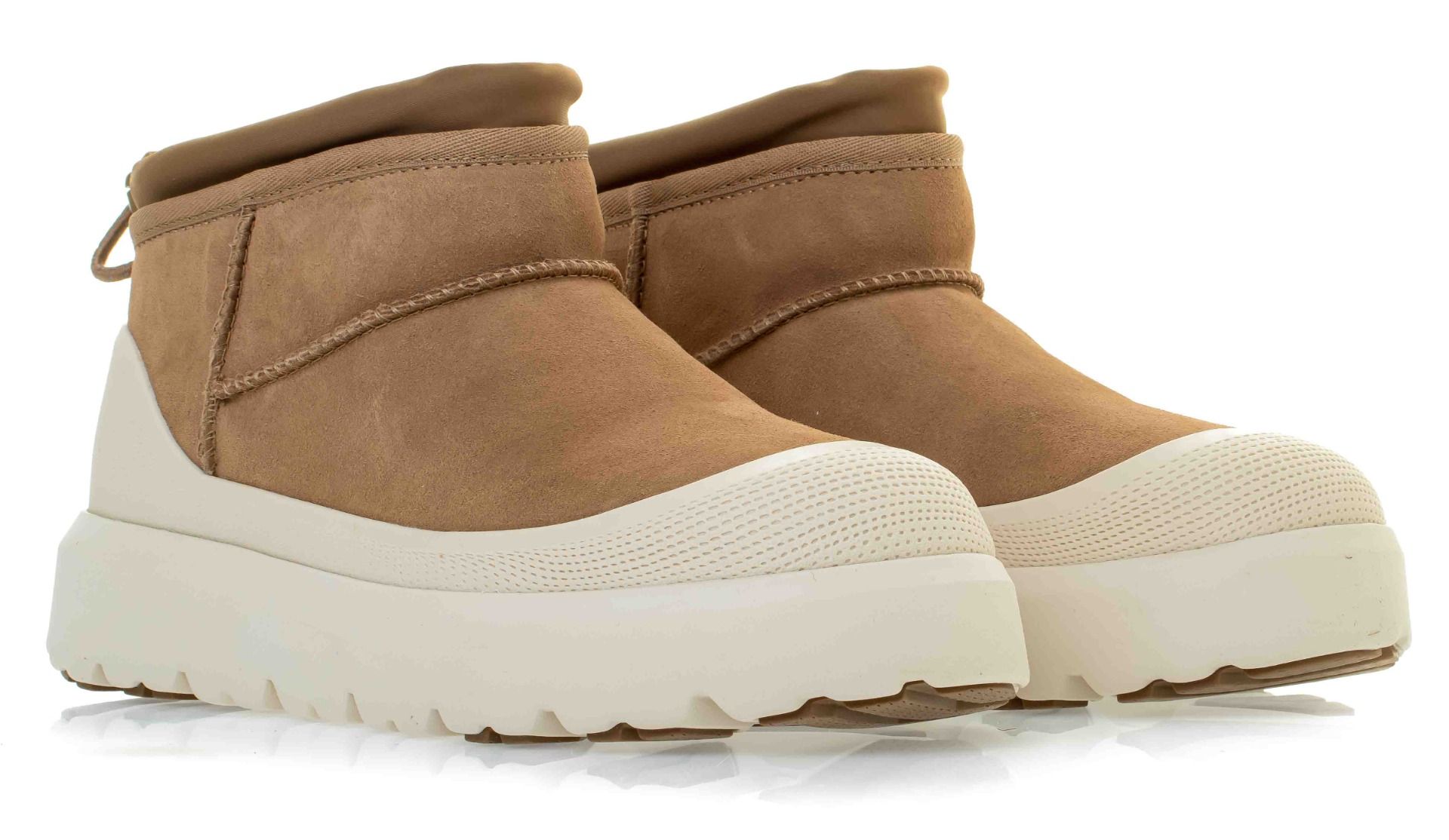 UGG Ultra Mini Weather Hybrid