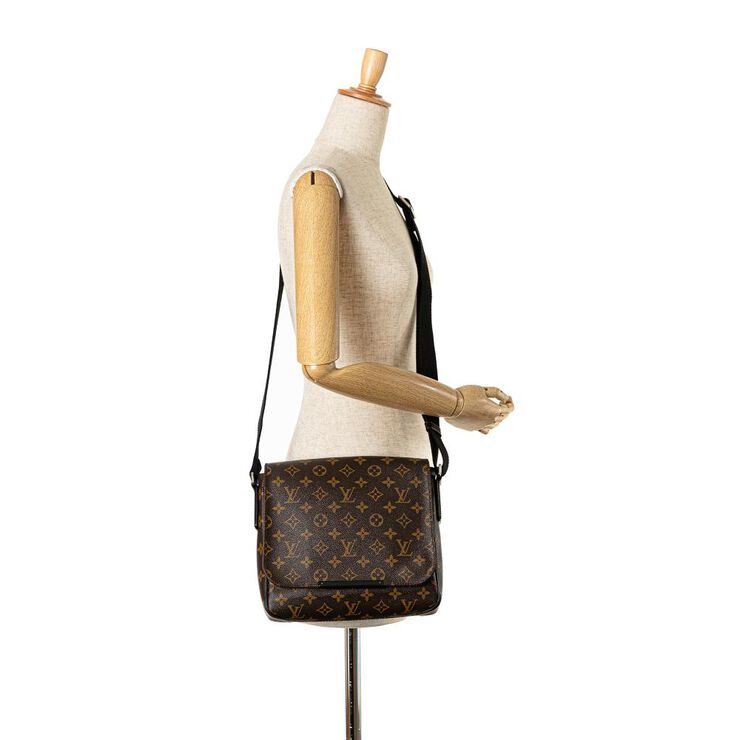 Louis Vuitton Vintage Louis Vuitton District Brown