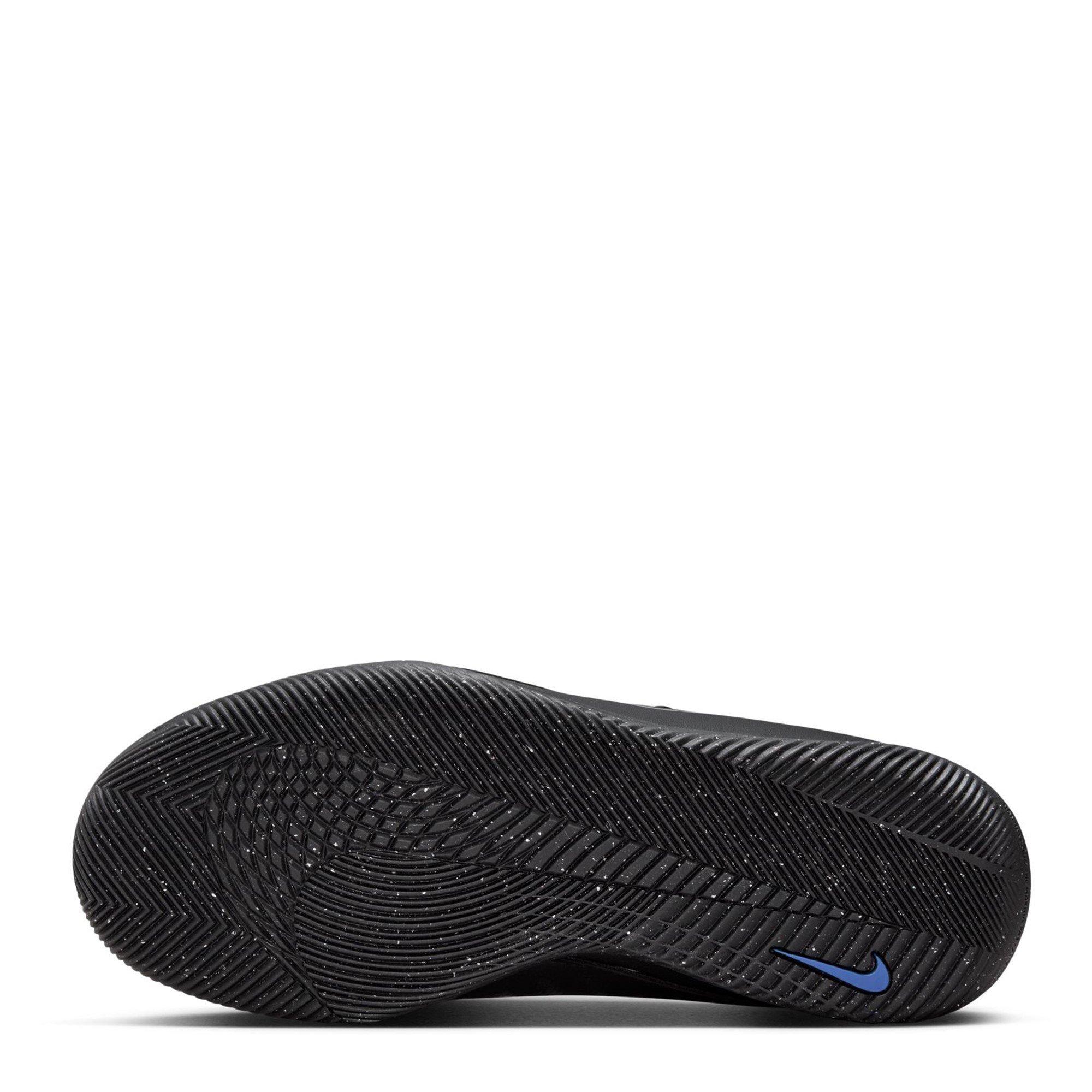 Nike Phantom GX 2 Club Juniors Indoor Court Football Boots.
