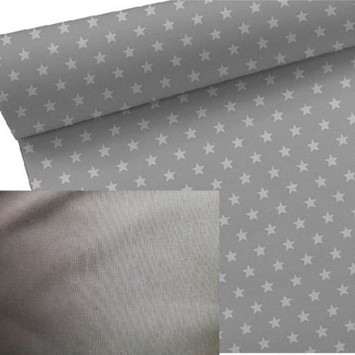 Cama tipi com tecido de estrelas personalizável e almofada cinza.