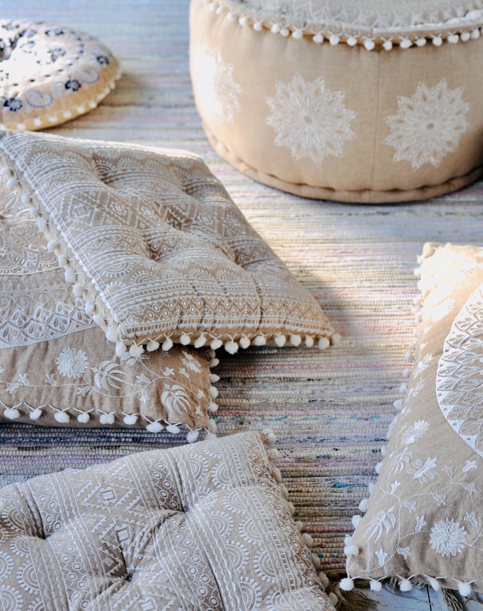 Sitzkissen 'Mehndi', braun, beige, T 60 cm, B 60 cm, H 5 cm von fischer's lagerhaus