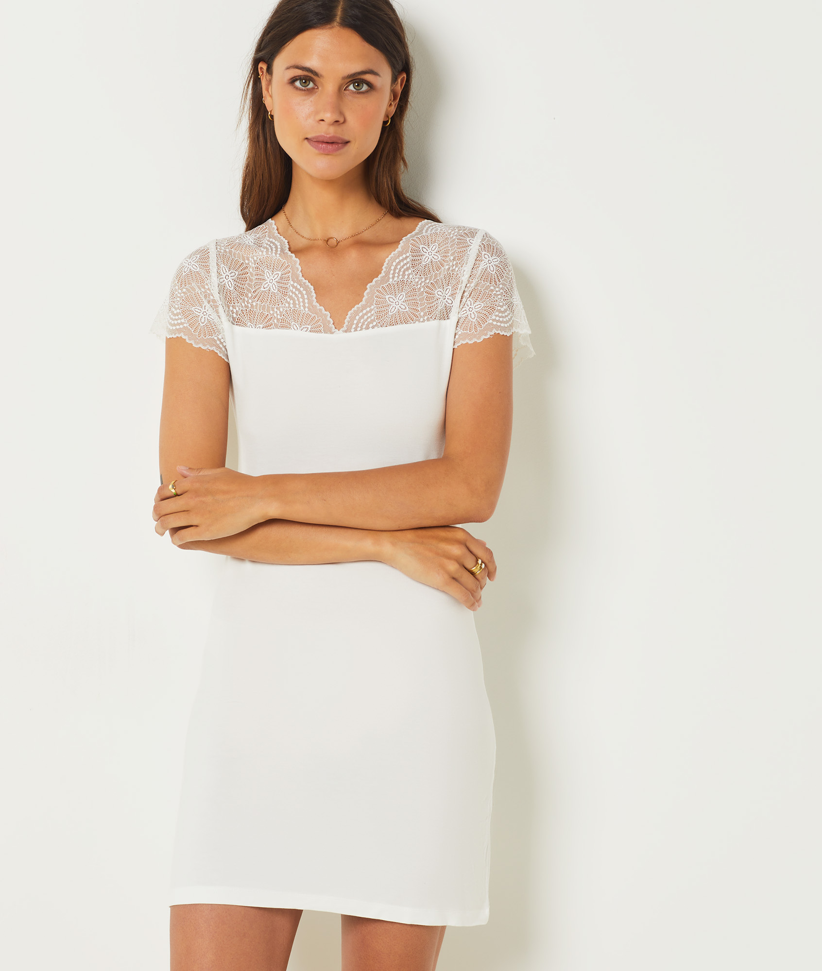 Chemise de nuit détails dentelle