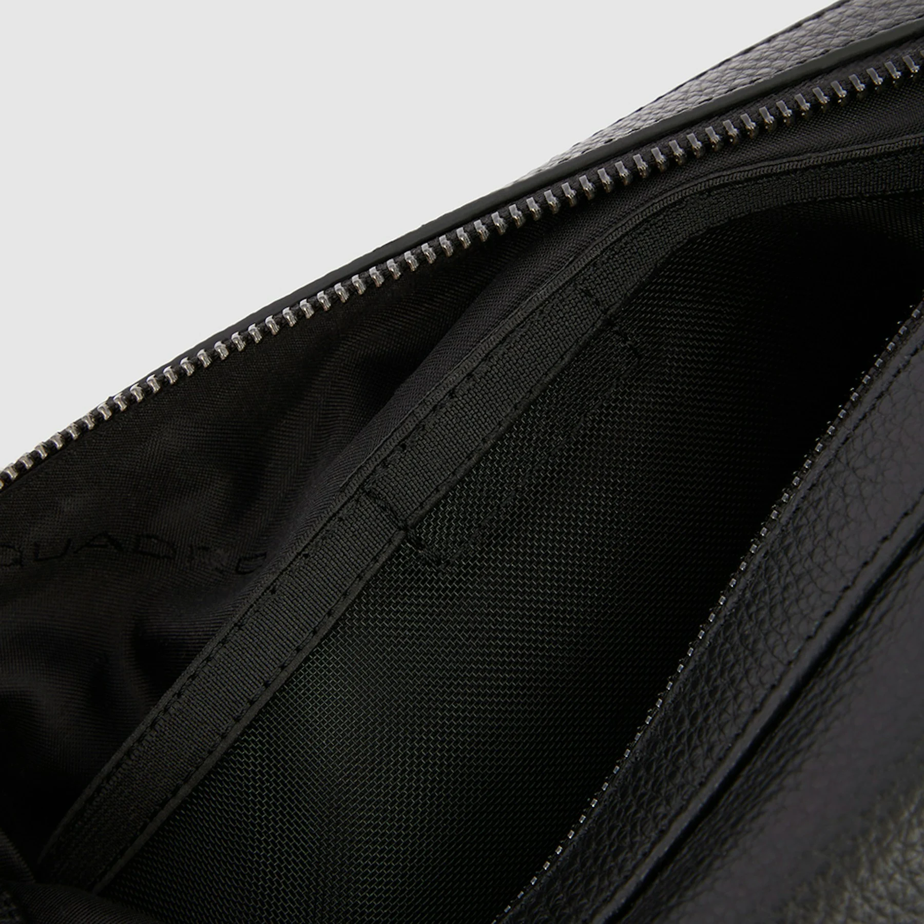 Trousse de toilette en cuir | Noir