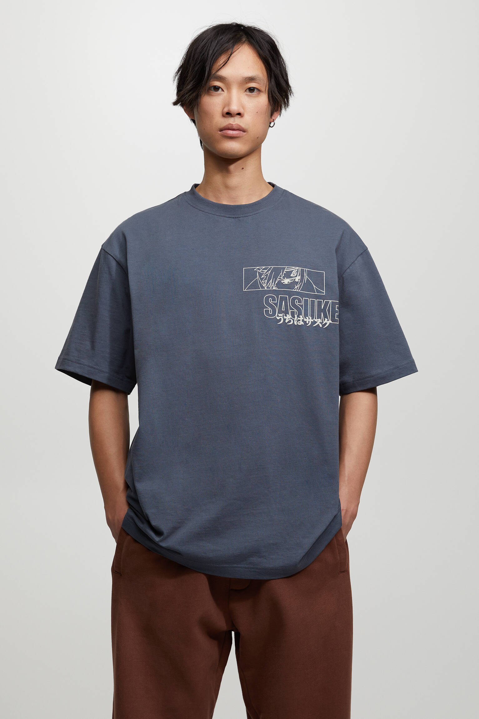 CAMISETA DE MANGA CURTA DO NARUTO - CINZA CLARO