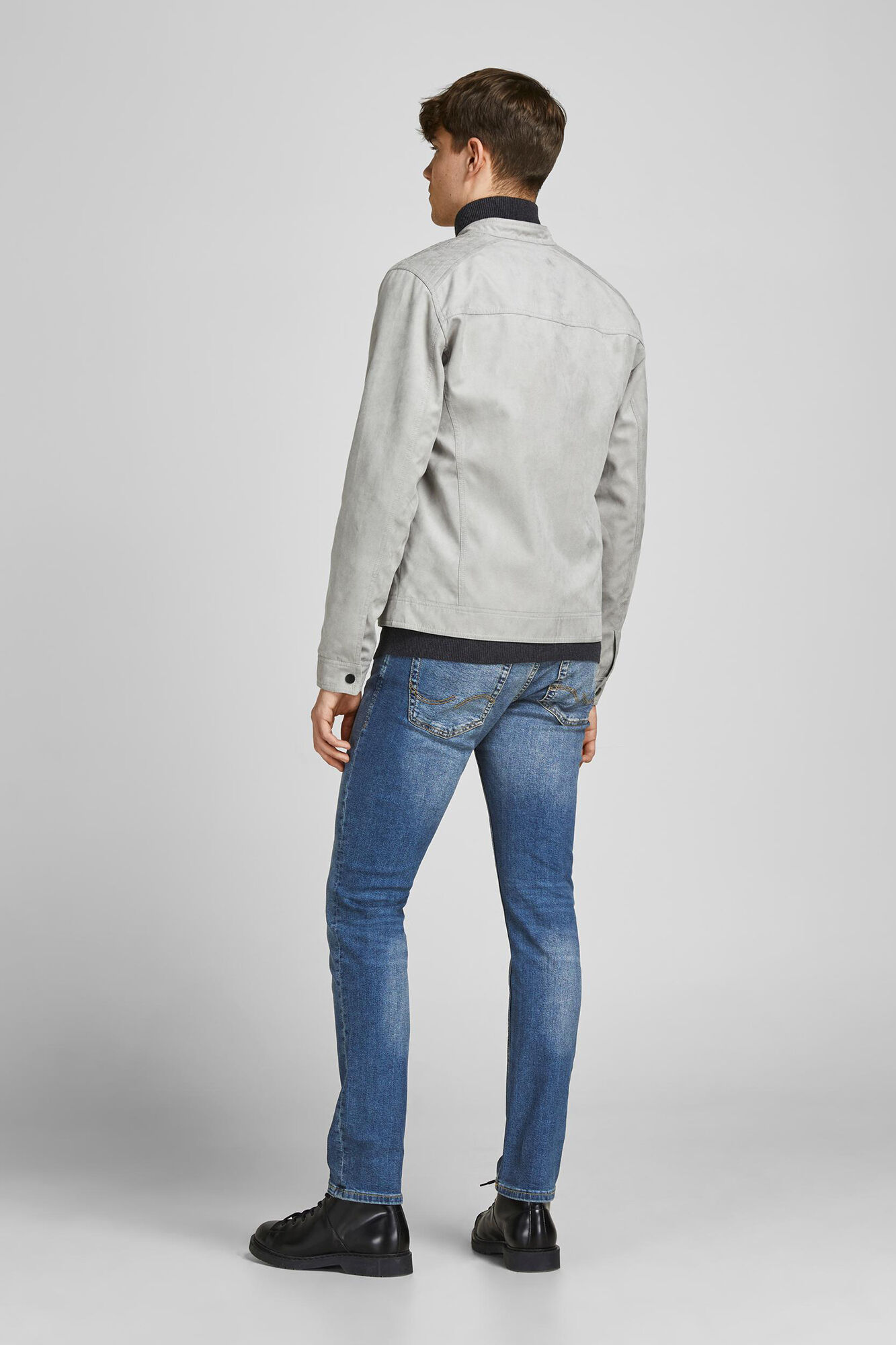 Calça jeans slim fit afunilada - azul médio