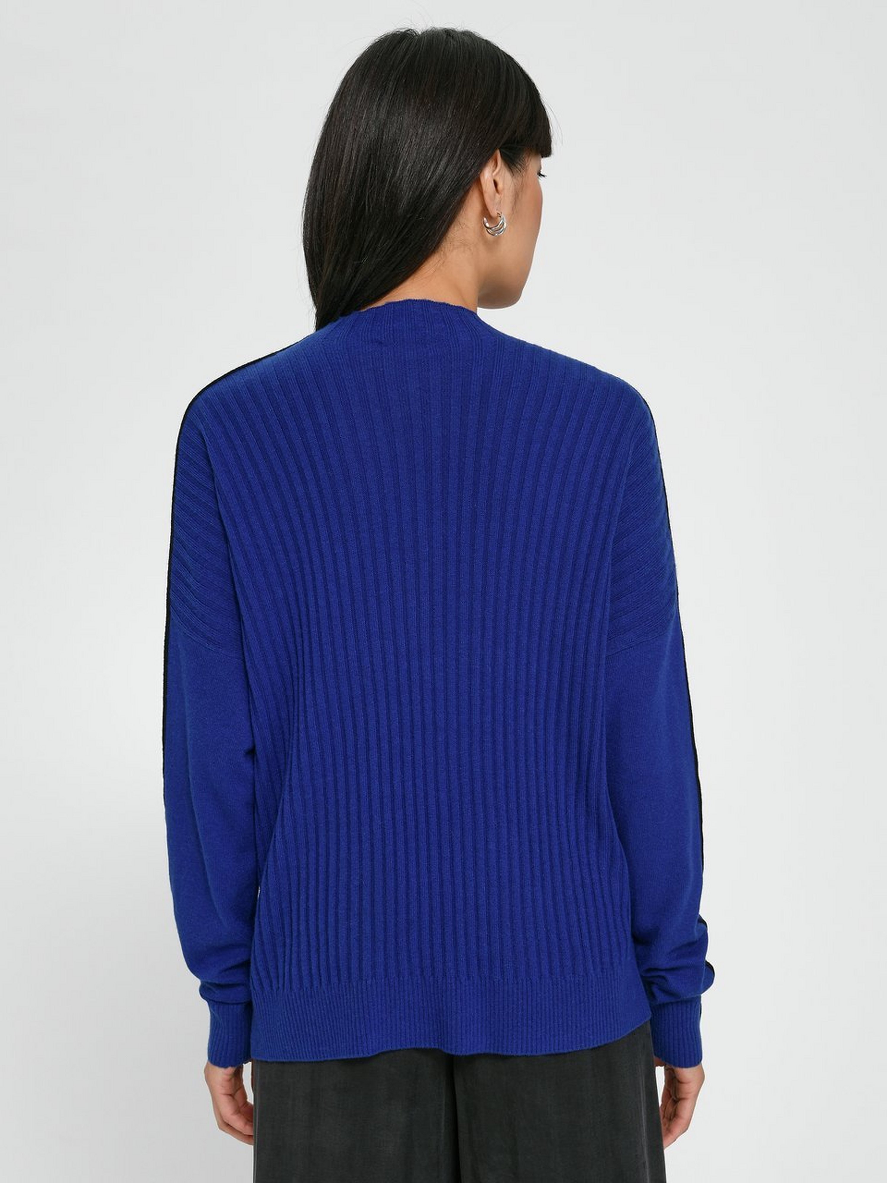 Stehkragen-Pullover