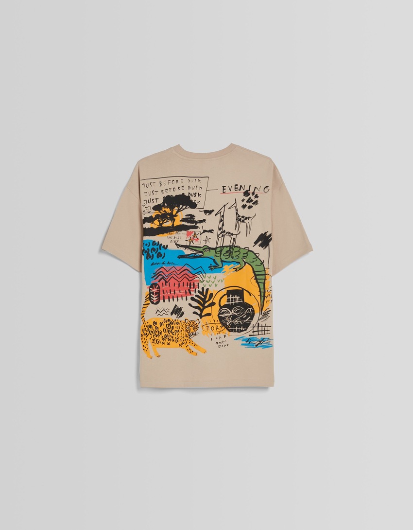 Camiseta de manga curta com estampa e modelagem quadrada