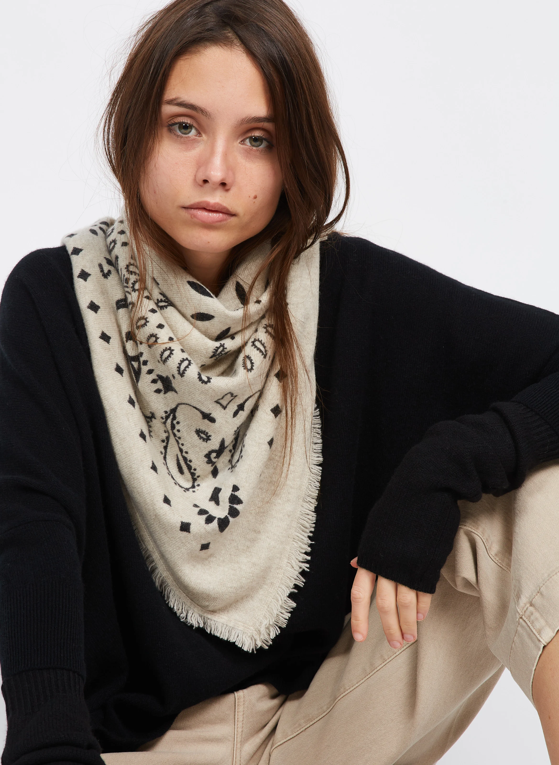 MINIE - Pull col V oversize en cachemire | Noir