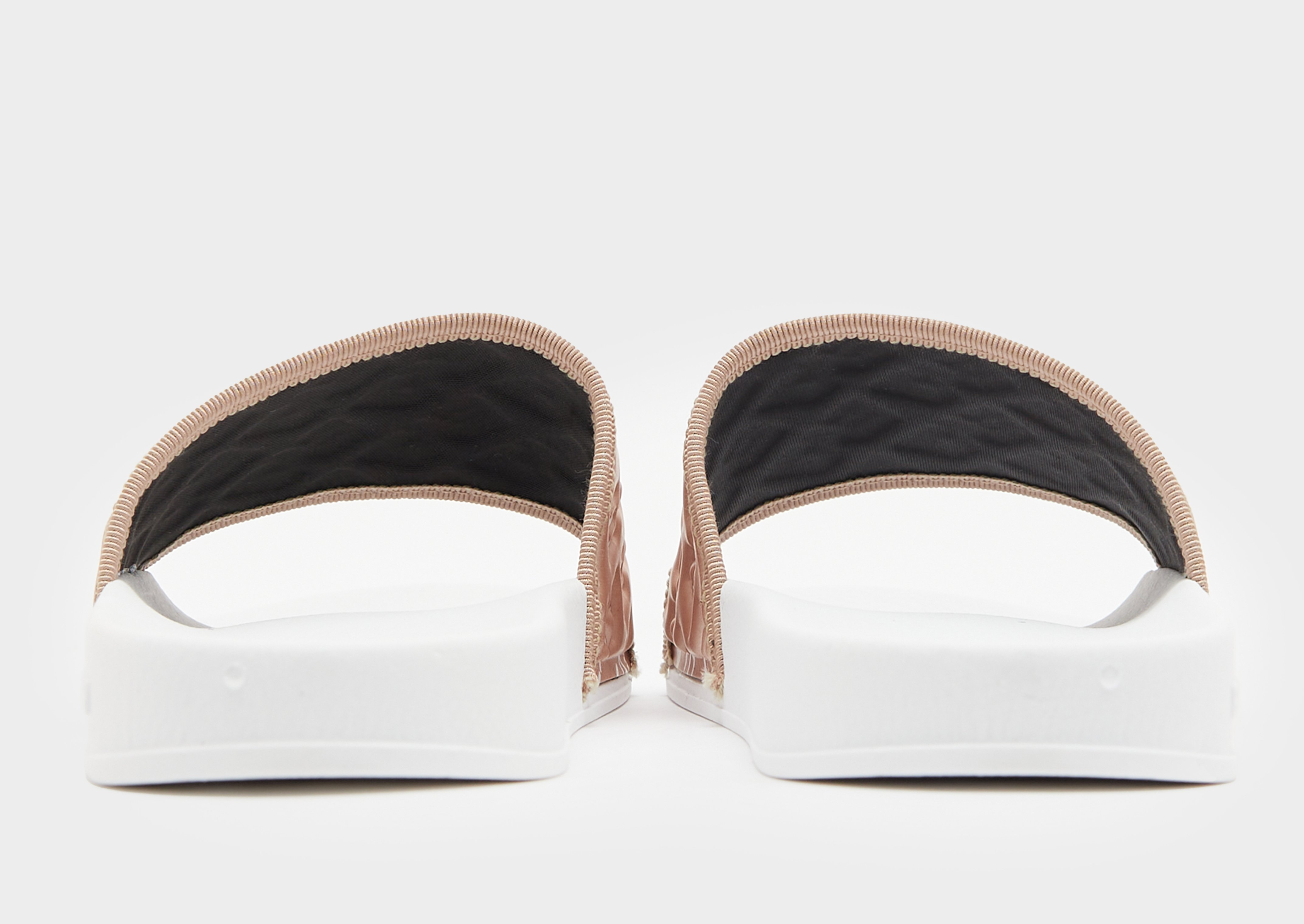 Emporio Armani EA7 Claquettes Imprimé Femme