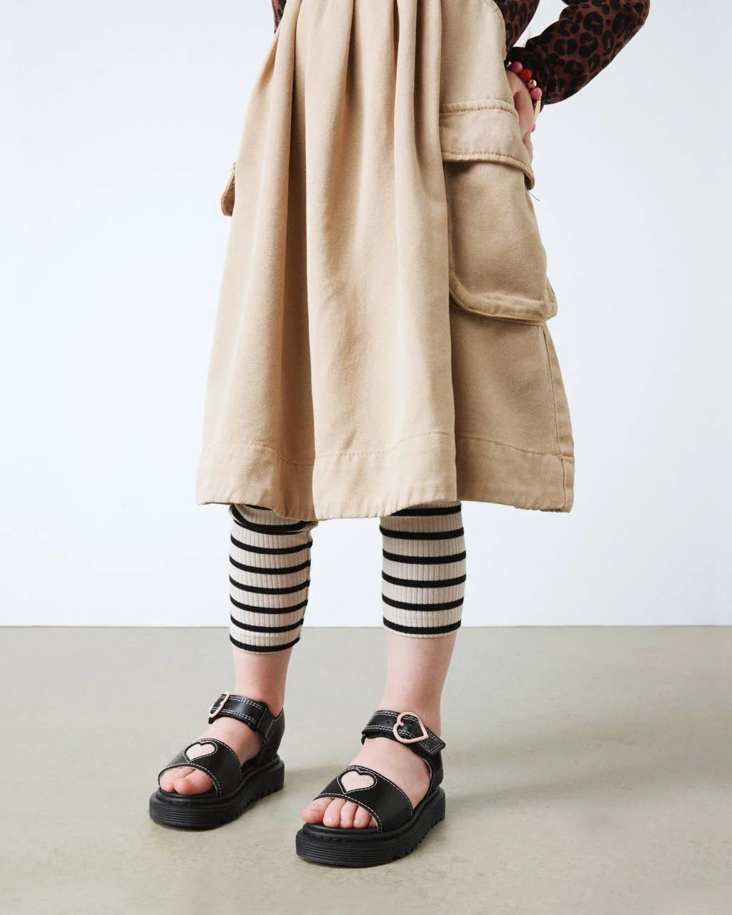 Dr. Martens Marlowe Hearts Tleren sandalen Black + Powder Pink T Lamper