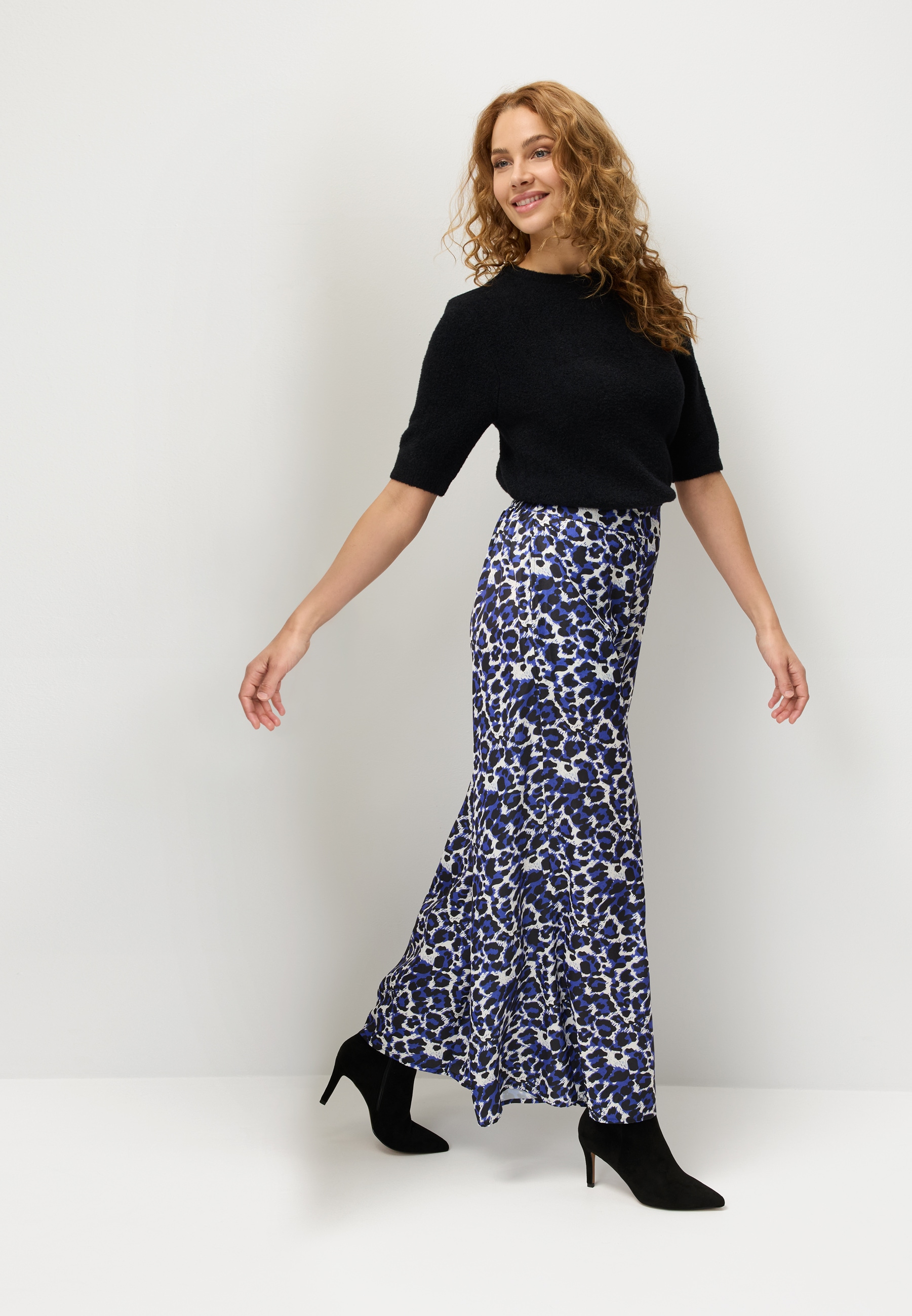 LASCANA High-Heel-Stiefelette  in spitzer Form & Pfennigabsatz, Reissverschluss Stiefel VEGAN