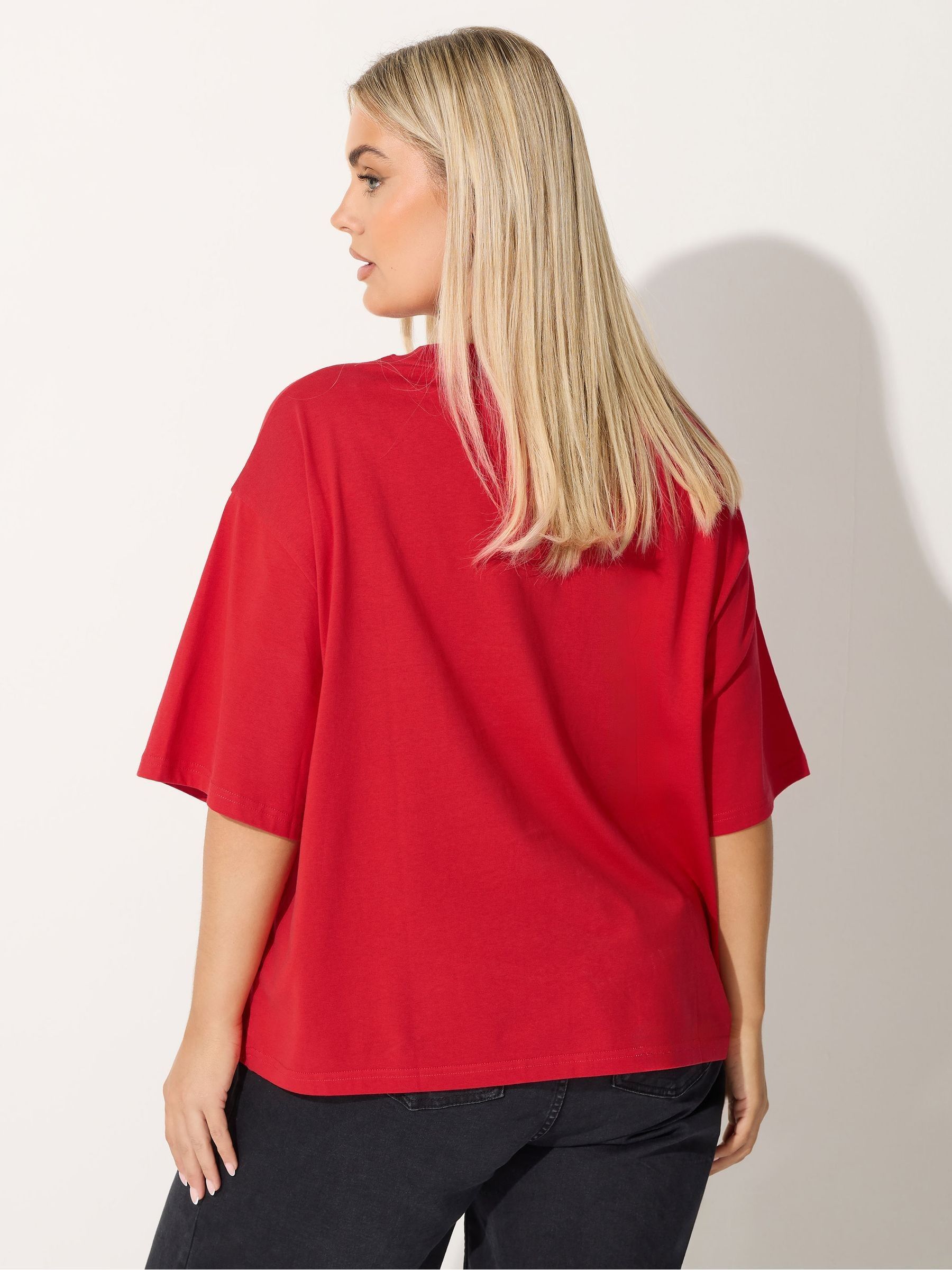 Yours Curve Limited Mistletoe Kisses T-Shirt