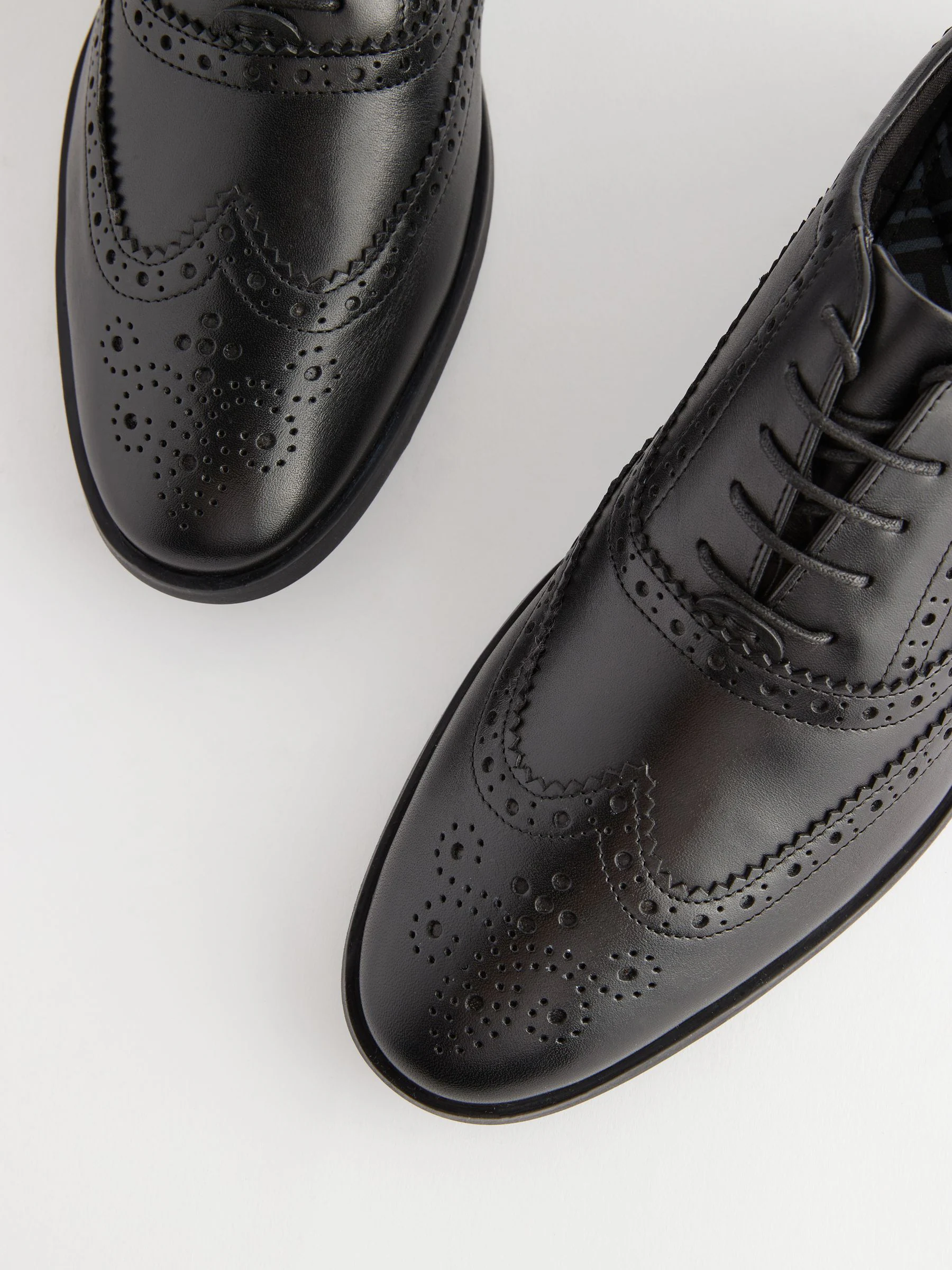 Zwart - Wijde pasvorm - Leren Oxford brogues
