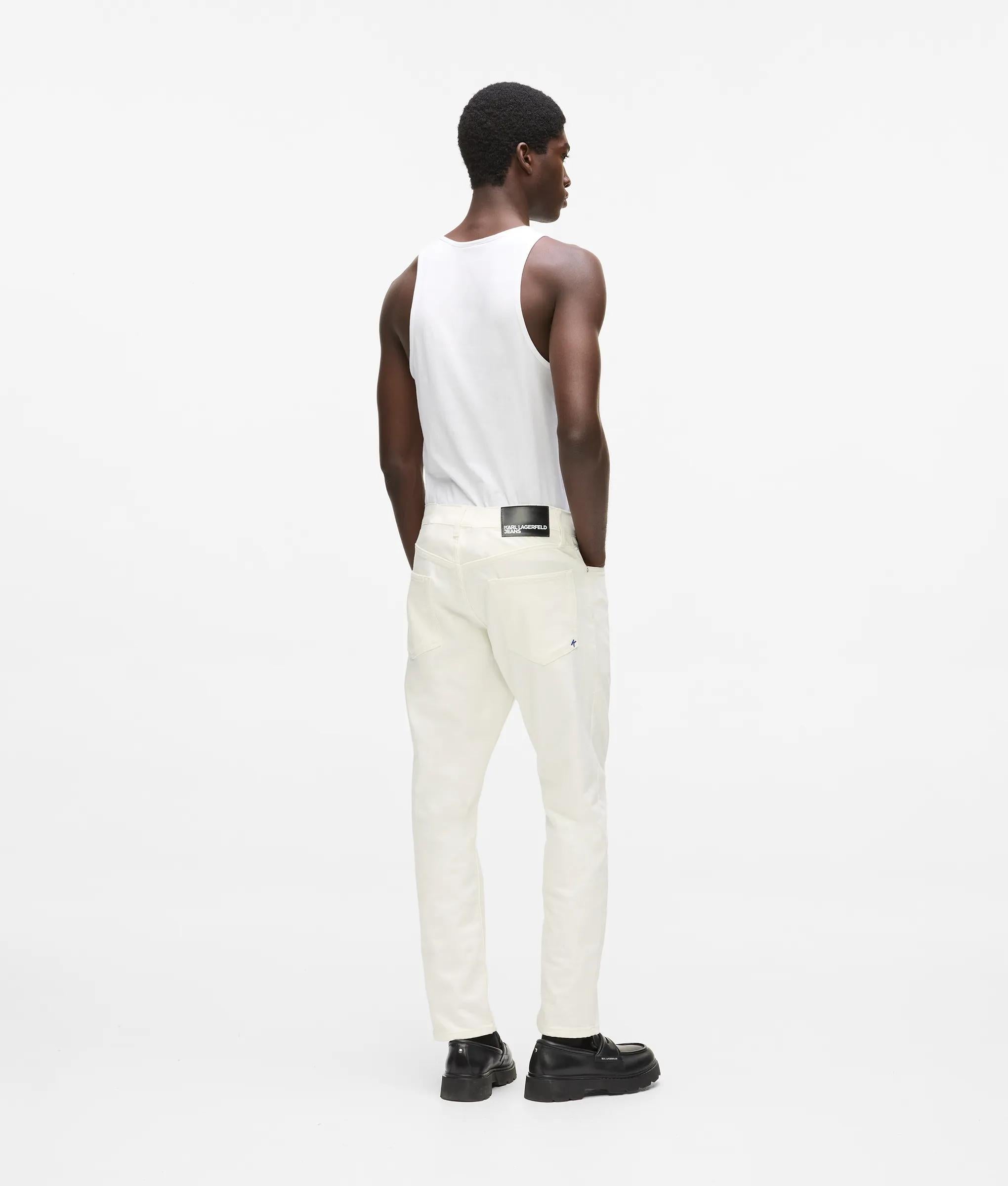 Wit smal toelopende jeans